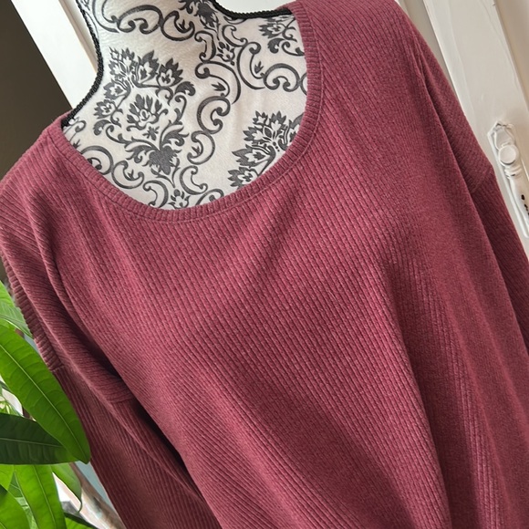 Large Old Navy Ribbed Burgundy Blouse #307 - Picture 2 of 7